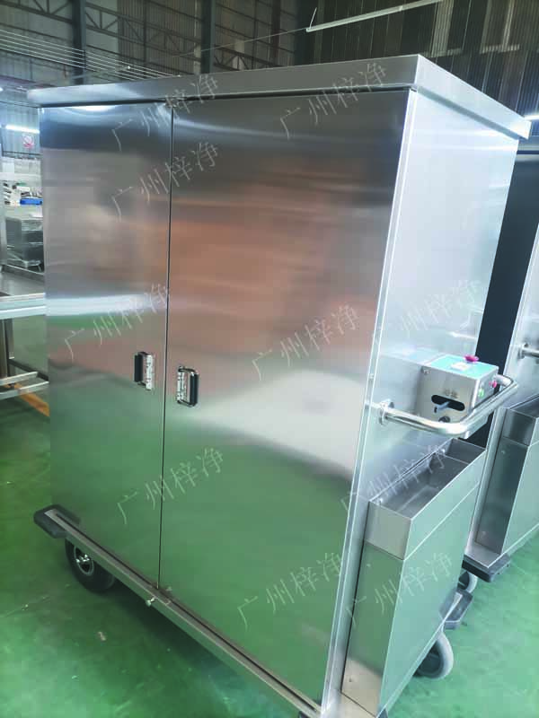 密閉式滅菌器械物品電動轉(zhuǎn)運車采用304拉絲不銹鋼板面板厚度:≥1.2mm,表面作拉絲亞光處理。 密閉式滅菌器械物品電動轉(zhuǎn)運車采用304拉絲不銹鋼板面板厚度:≥1.2mm,表面作拉絲亞光處理。